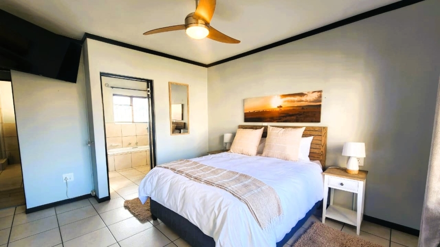 3 Bedroom Property for Sale in Santini Village Western Cape
